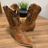 Bota Texana Tribal Em Couro Havana Cano Tradicional Bordado Tribal Bico Fino Solado Madeira